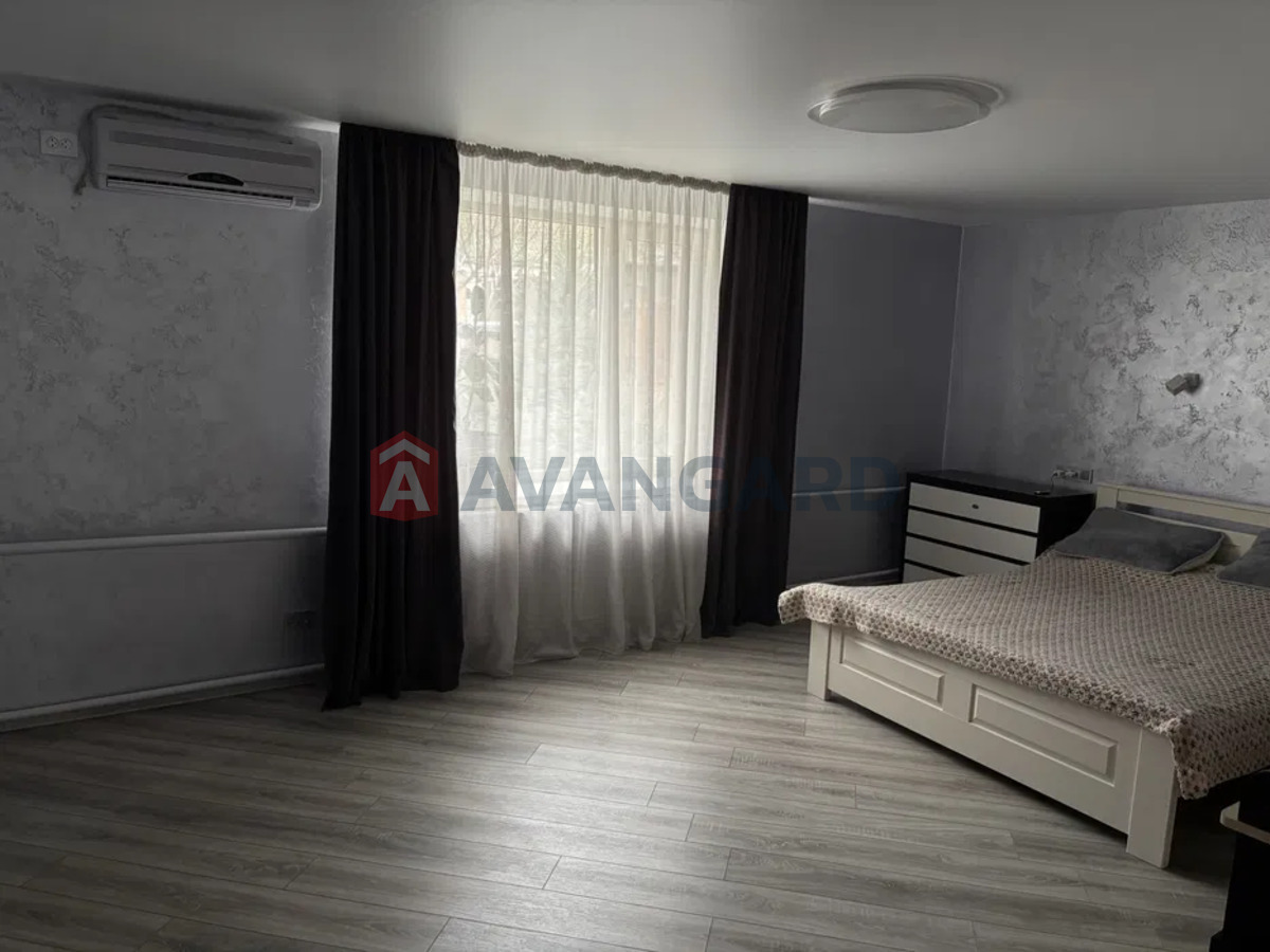 �������, 100 ��.�. ���� 24