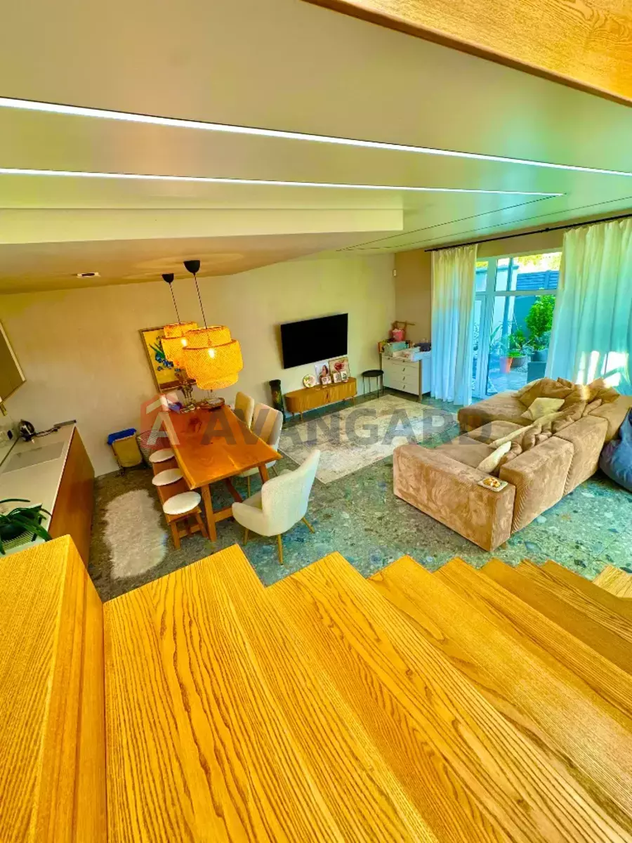 �������, 140 ��.�. ���� 9