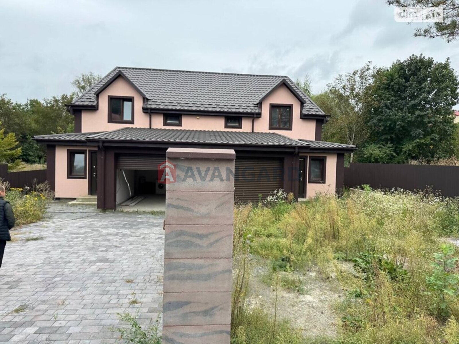 ������� �������, 130 ��.�. ���� 10