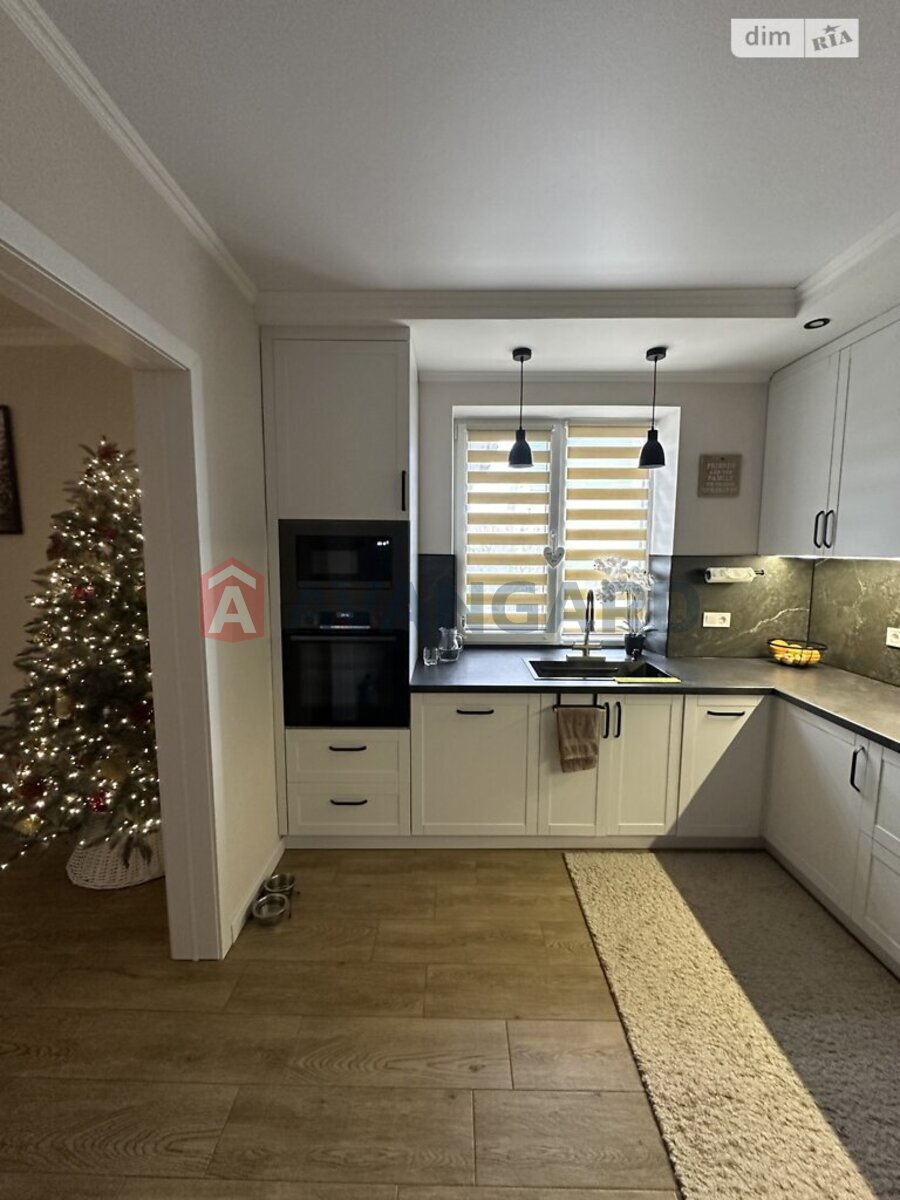 �������, 220 ��.�. ���� 27