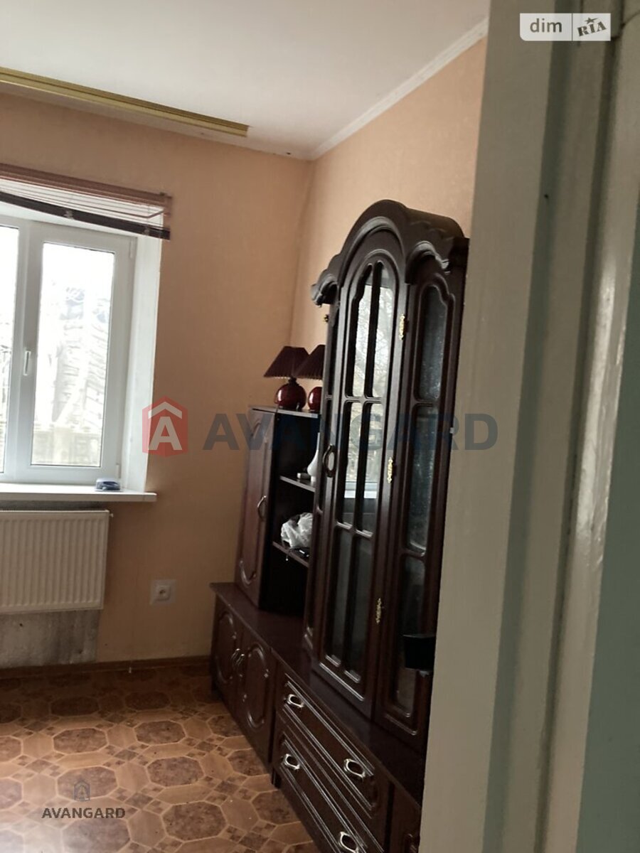 �������, 100 ��.�. ���� 9