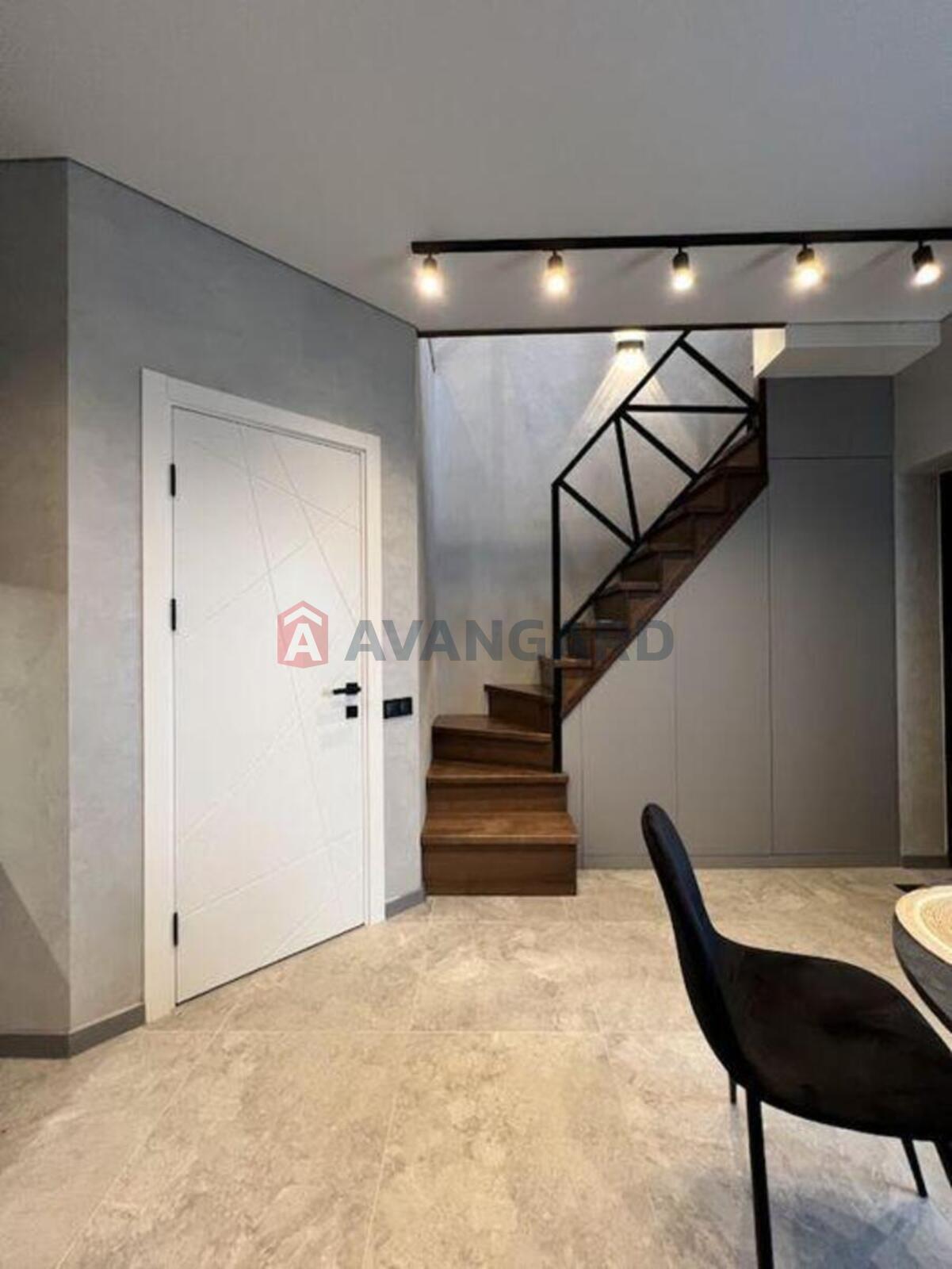 ��������, 33 ��.�. ���� 5