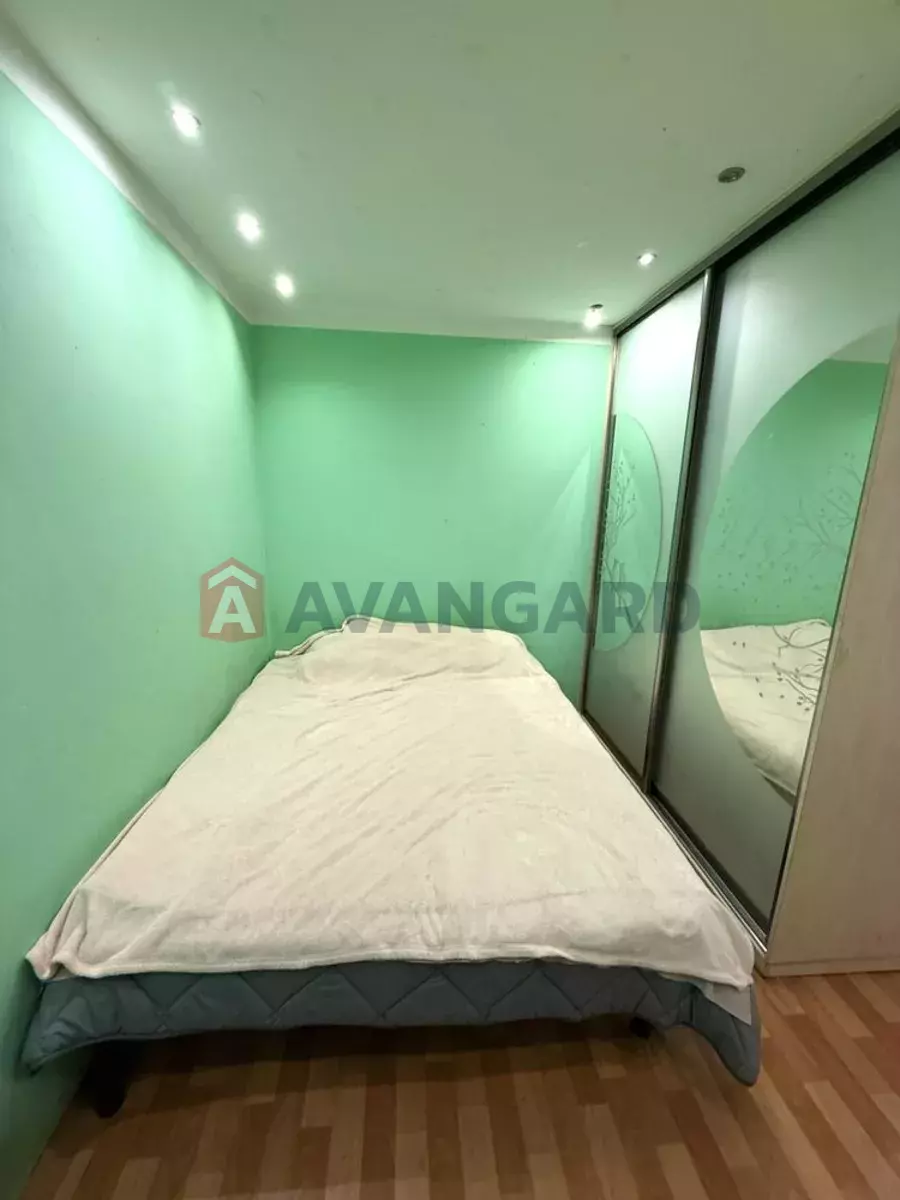 ������� �������, 37 ��.�. ���� 19