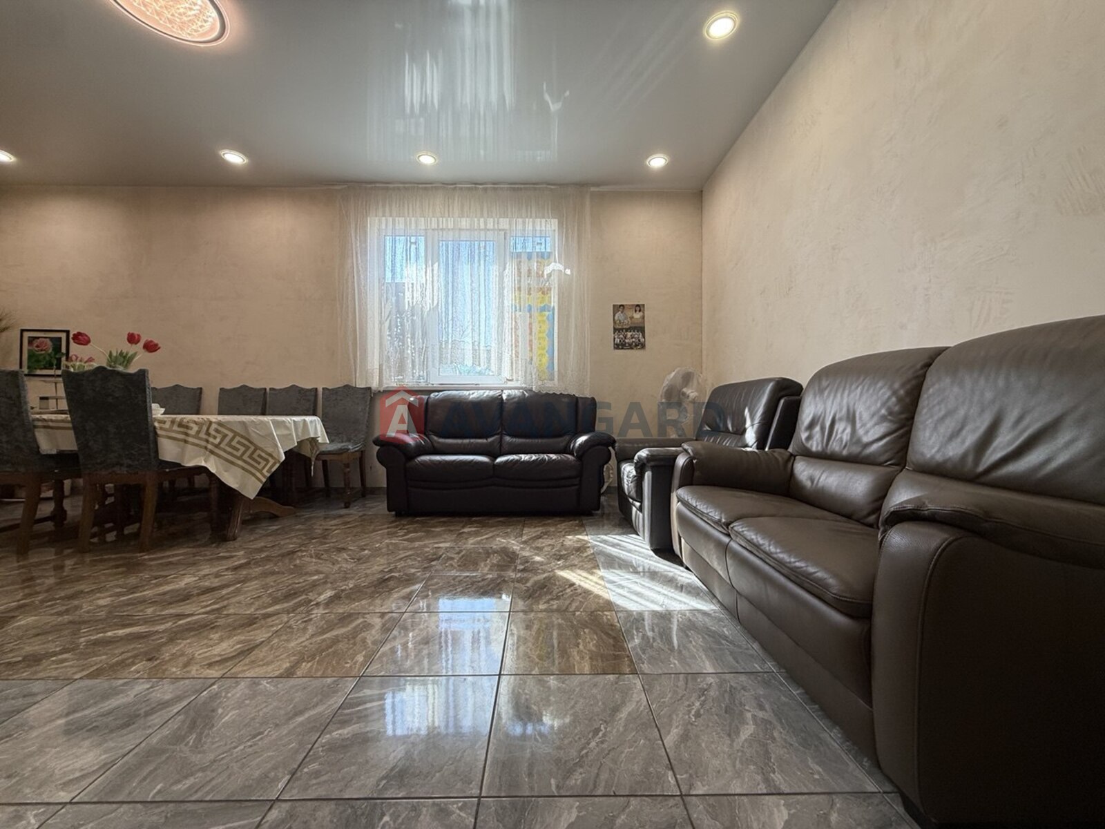 �������, 120 ��.�. ���� 8