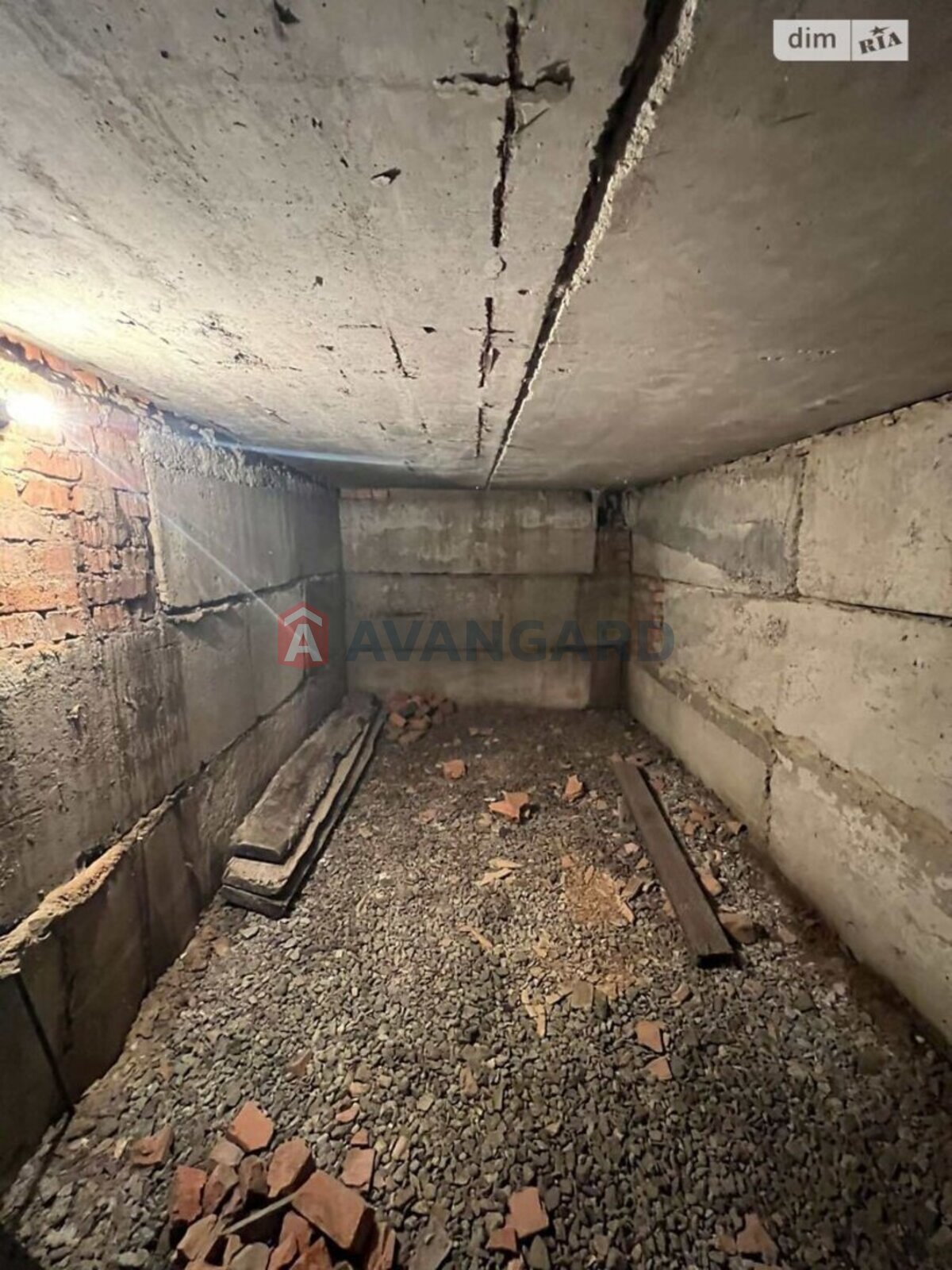 �������, 40 ��.�. ���� 8