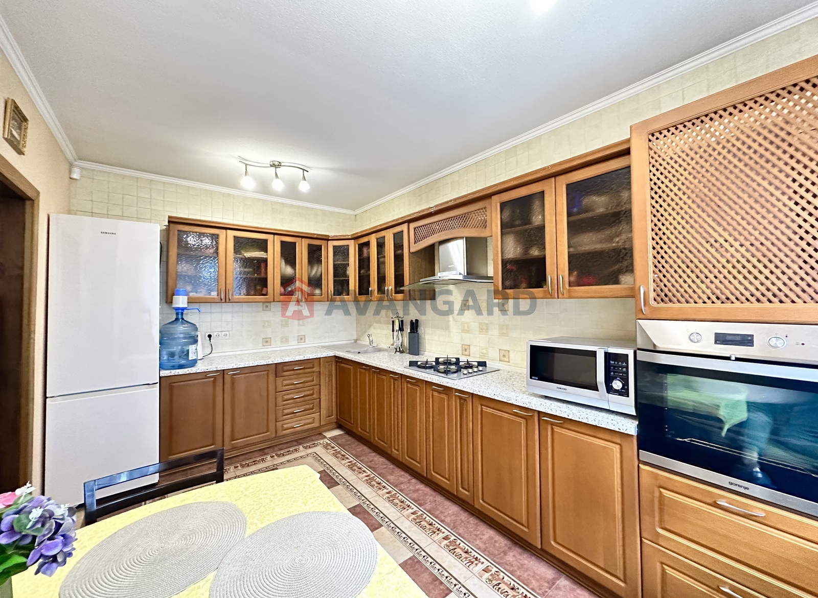 �������, 188 ��.�. ���� 10