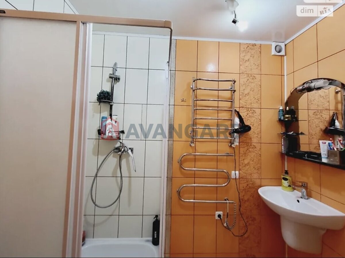 �������, 240 ��.�. ���� 27