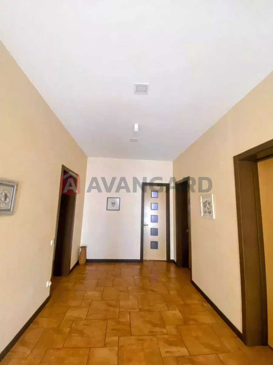 �������, 230 ��.�. ���� 8