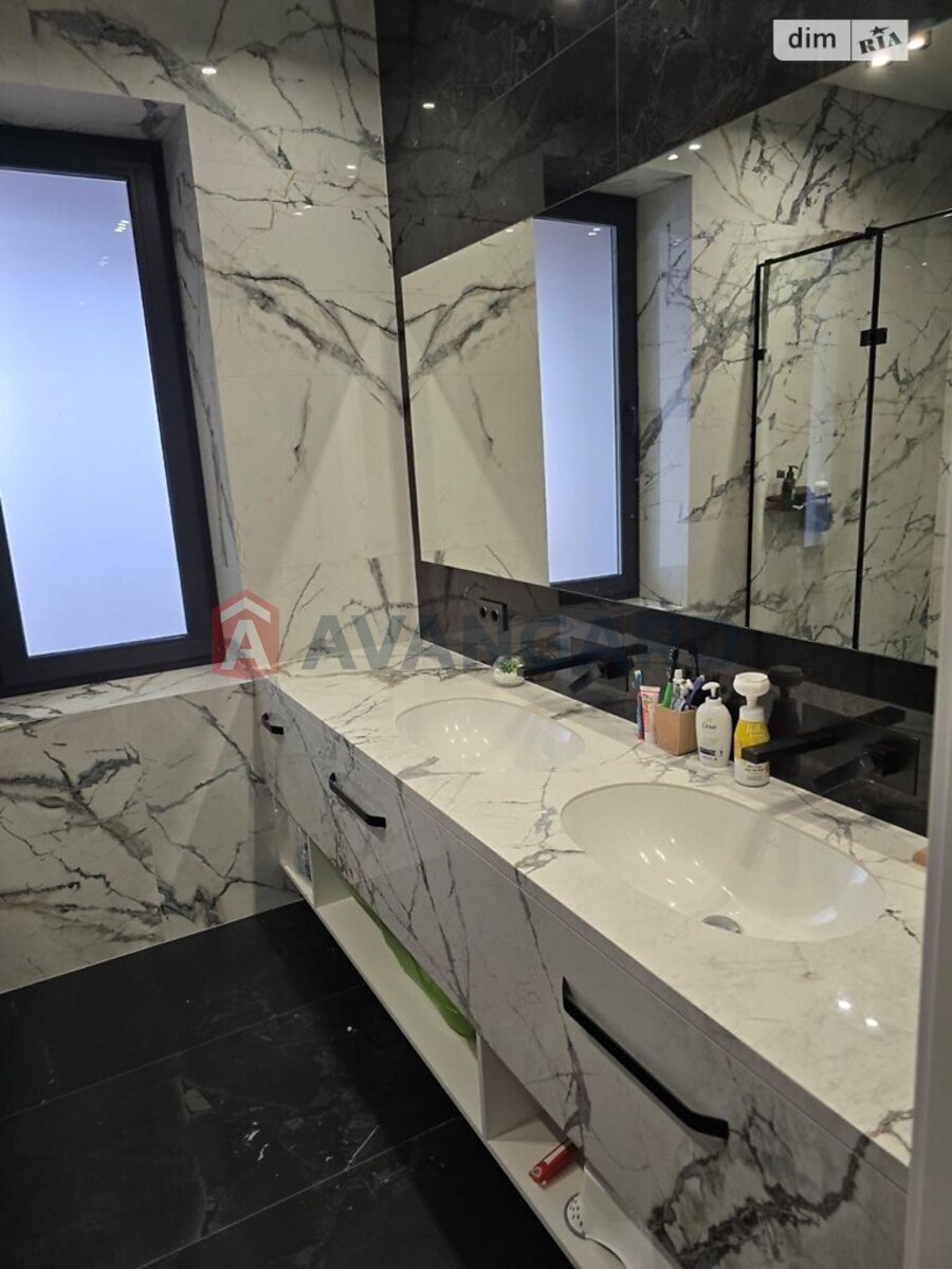 �������, 325 ��.�. ���� 17