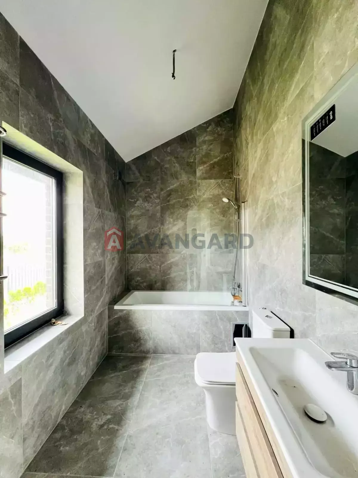 �������, 120 ��.�. ���� 17