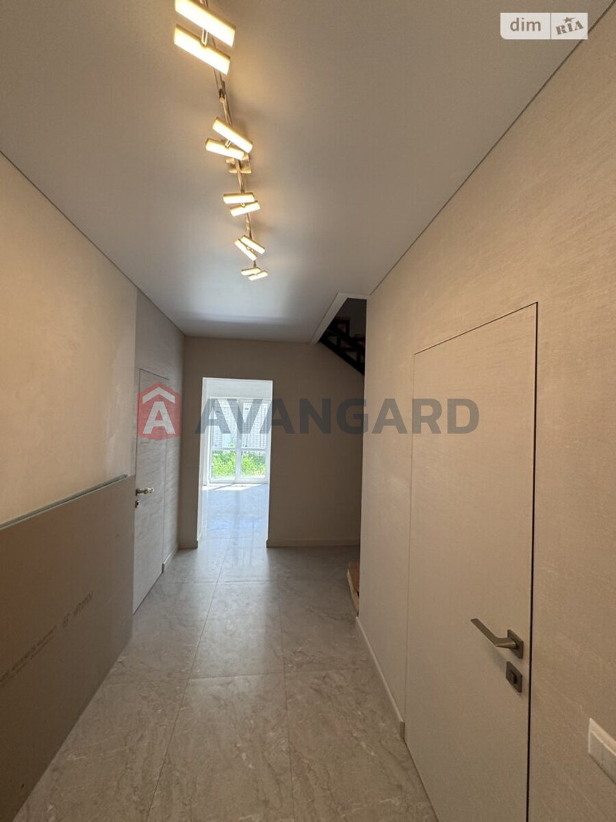 ��������, 104 ��.�. ���� 3