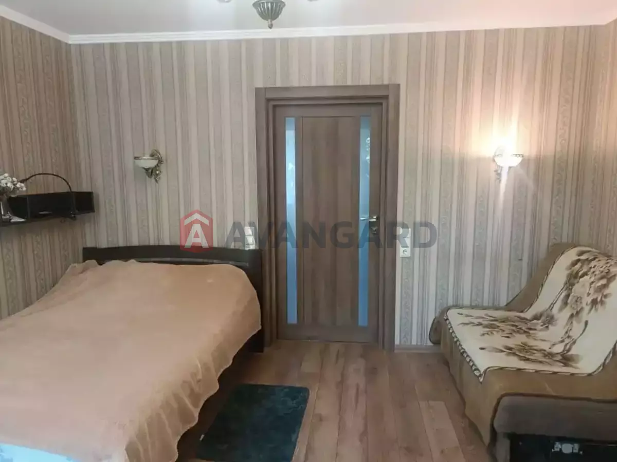 �������, 80 ��.�. ���� 19