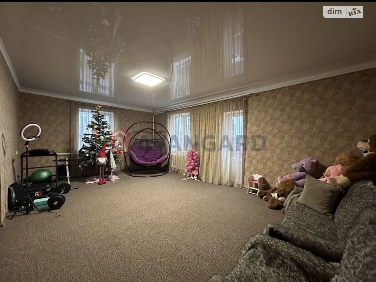 �������, 240 ��.�. ���� 19