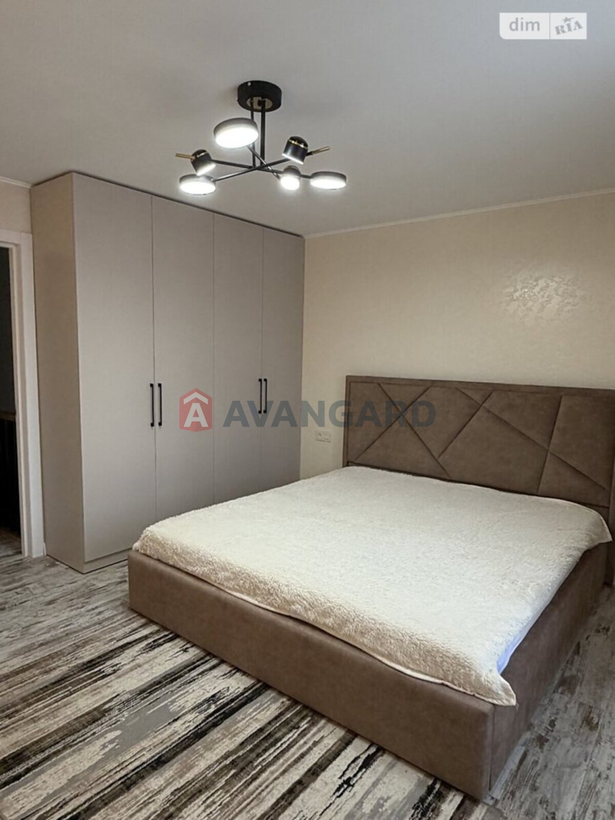 ��������, 76 ��.�. ���� 13