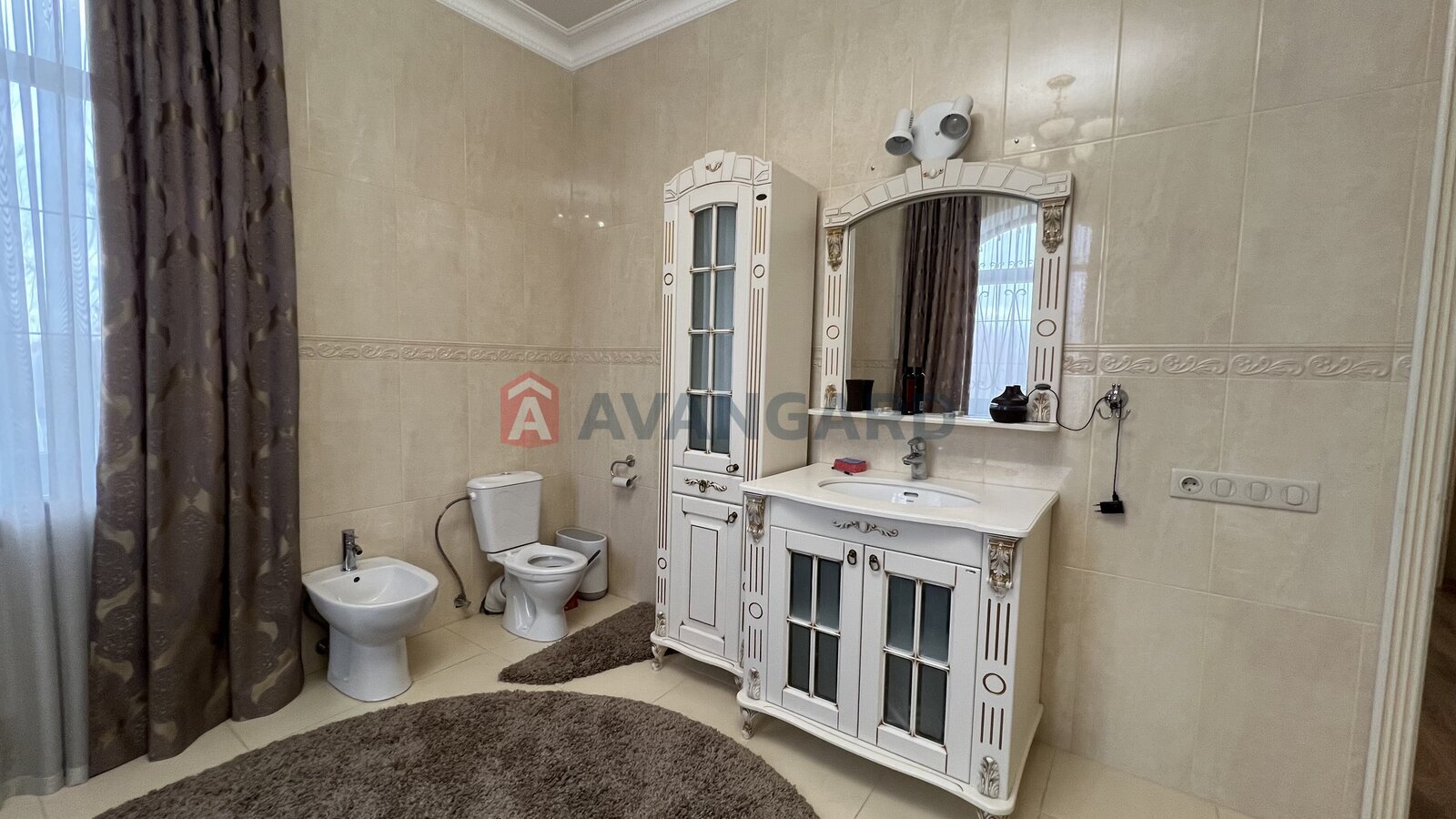 �������, 310 ��.�. ���� 8