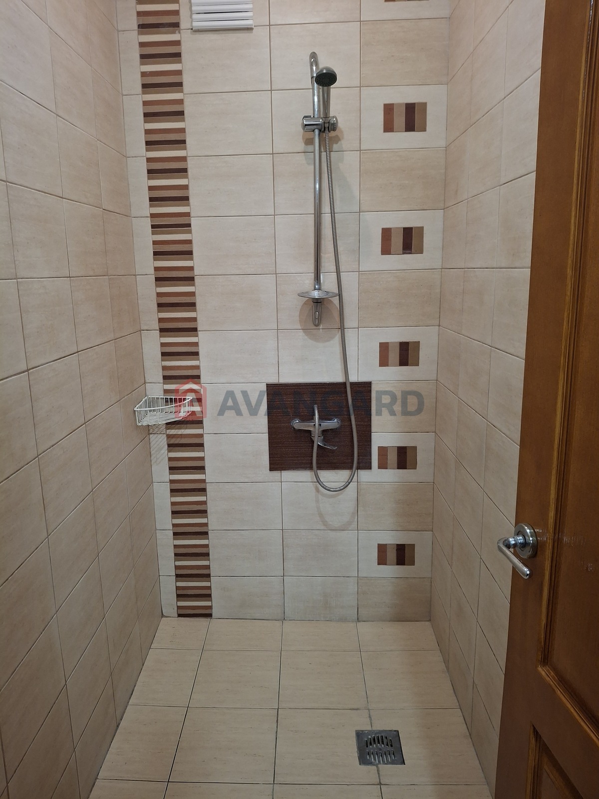 �������, 100 ��.�. ���� 17