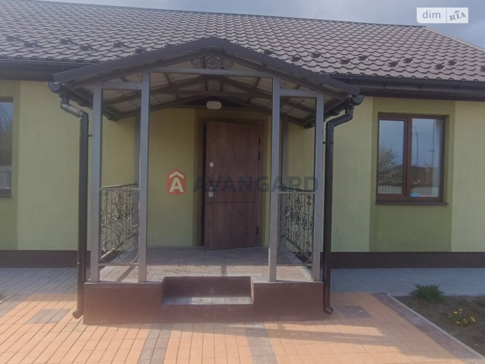 ���, 100 ��.�. ���� 22