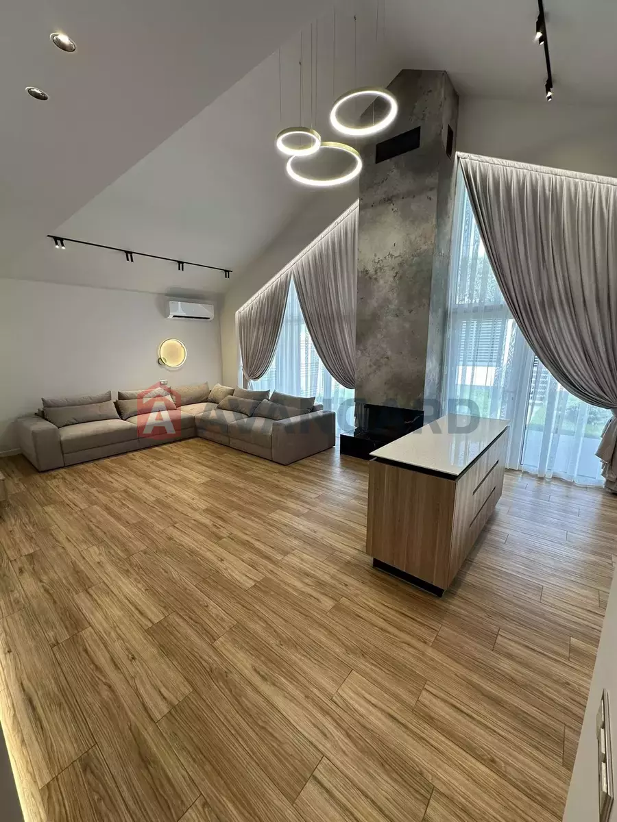�������, 136 ��.�. ���� 19