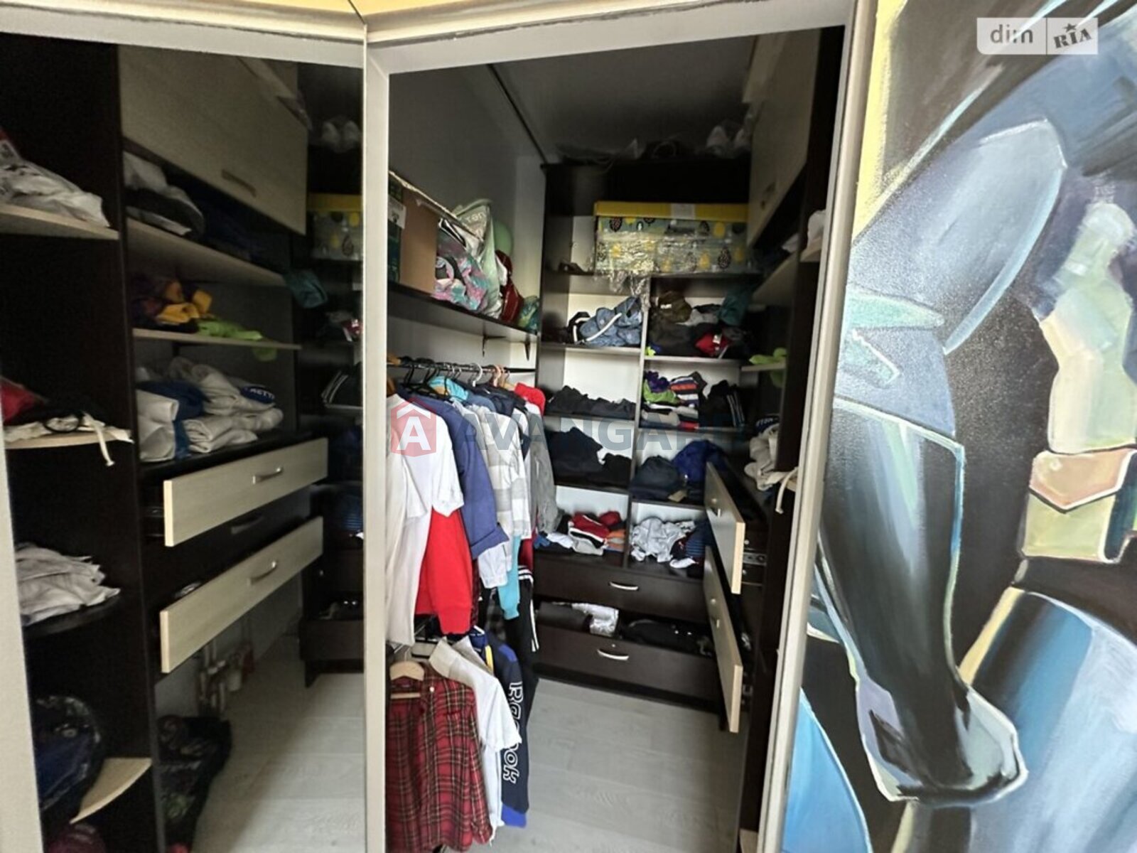 �������, 100 ��.�. ���� 22