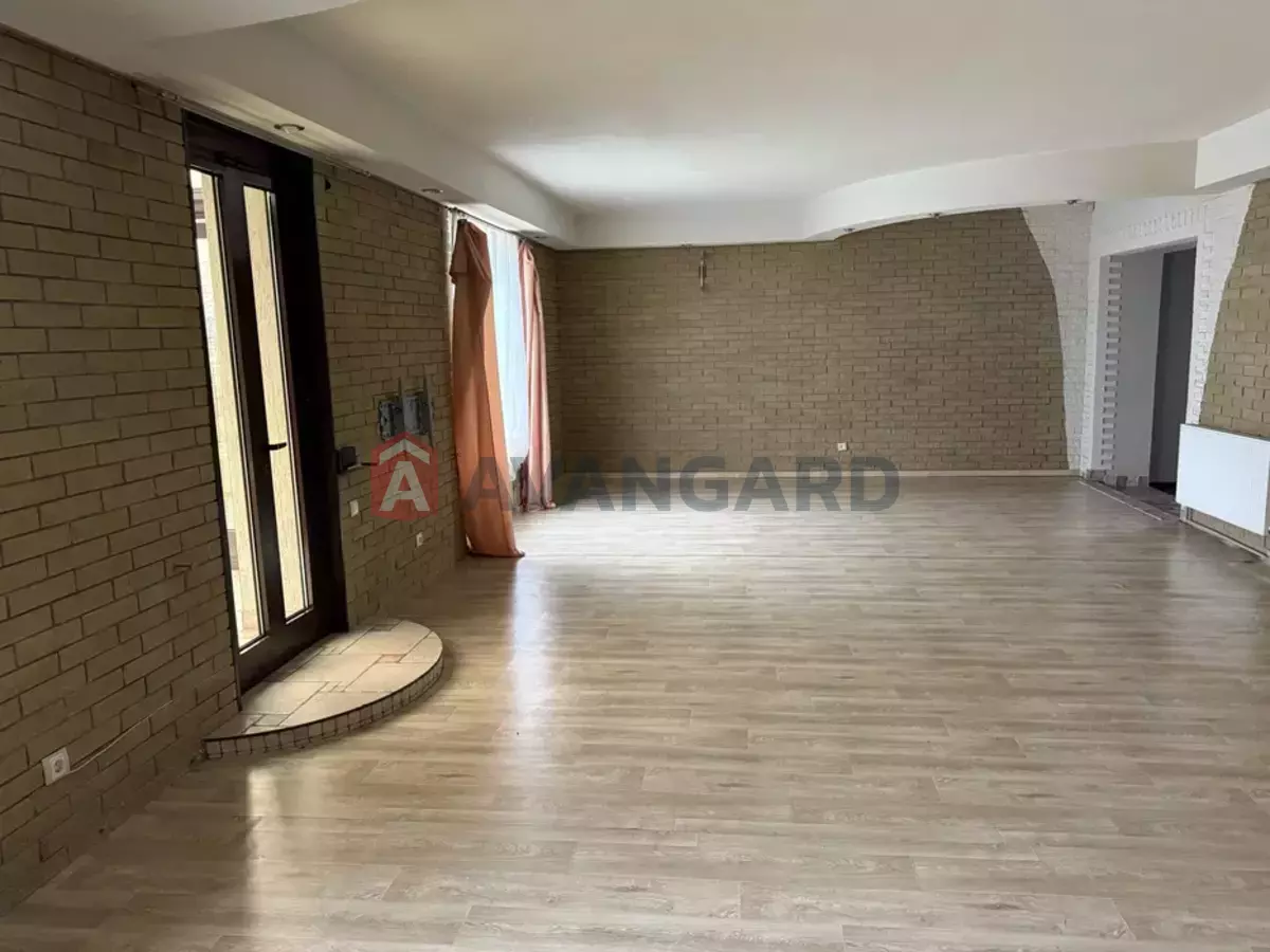 �������, 240 ��.�. ���� 12