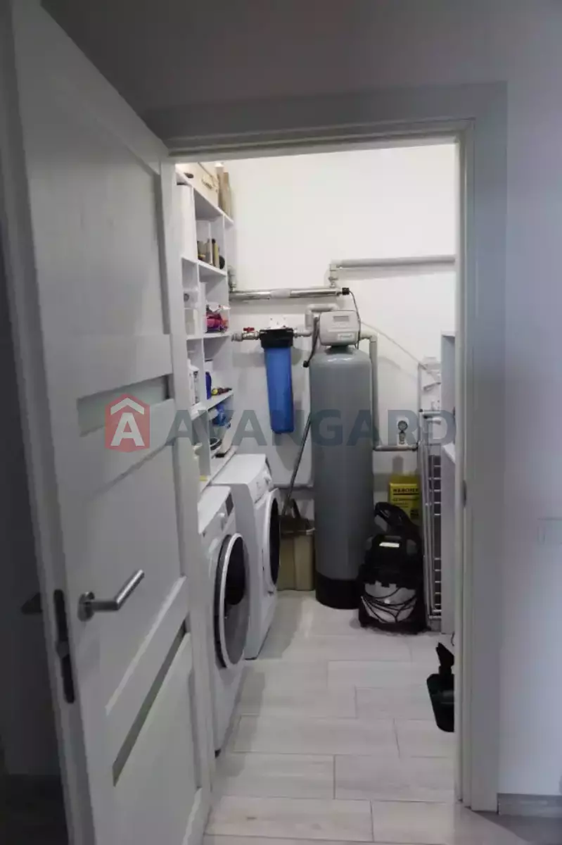 �������, 140 ��.�. ���� 17