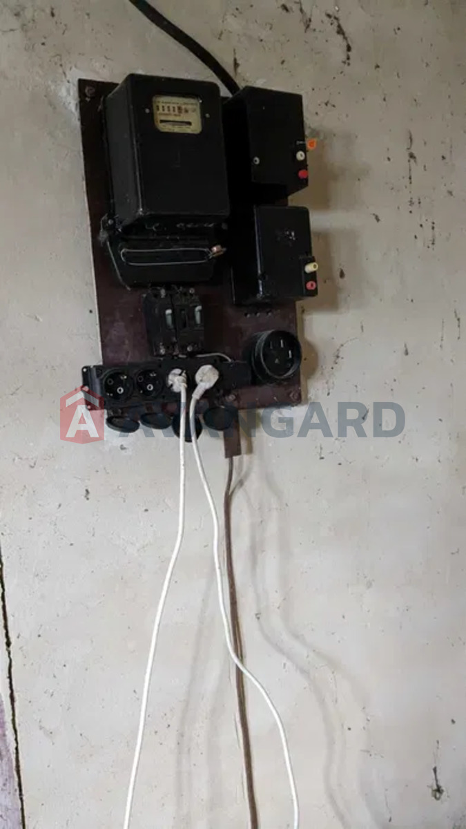 �������, 120 ��.�. ���� 8