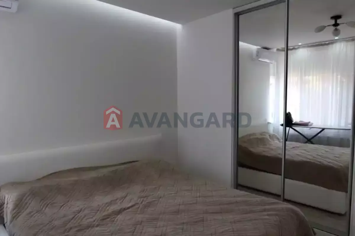 �������, 140 ��.�. ���� 12