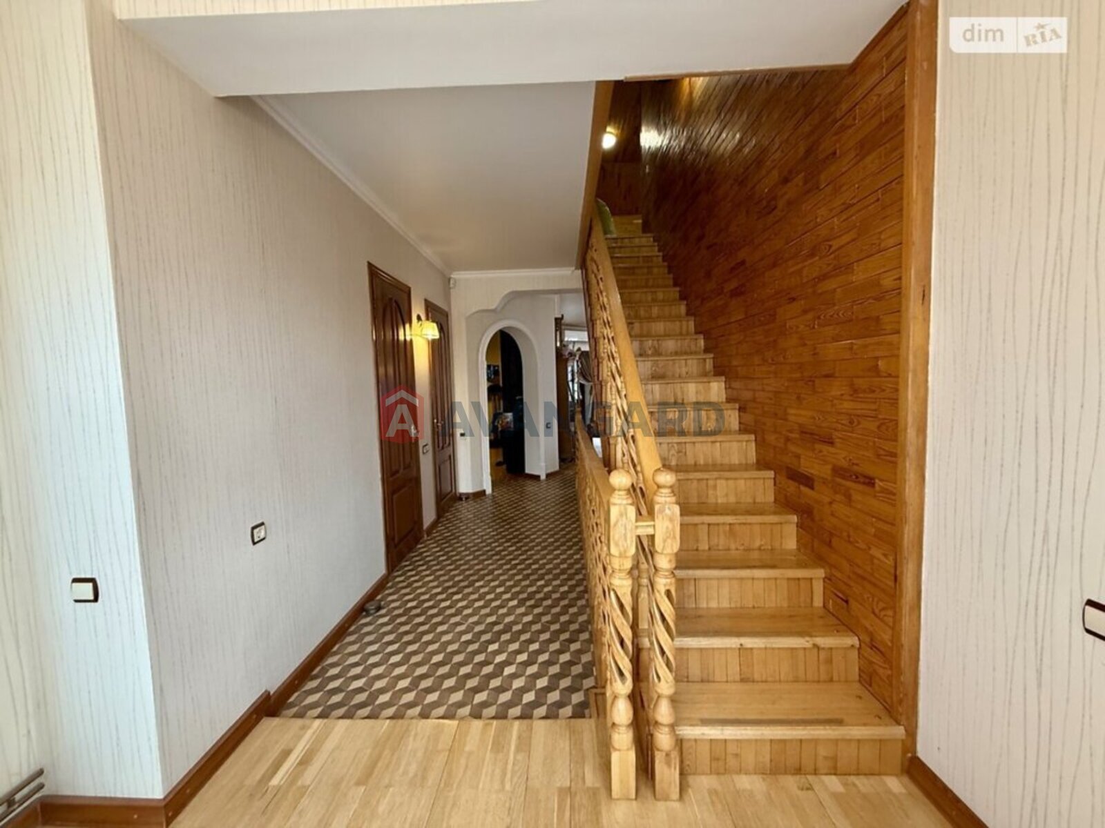 �������, 300 ��.�. ���� 20