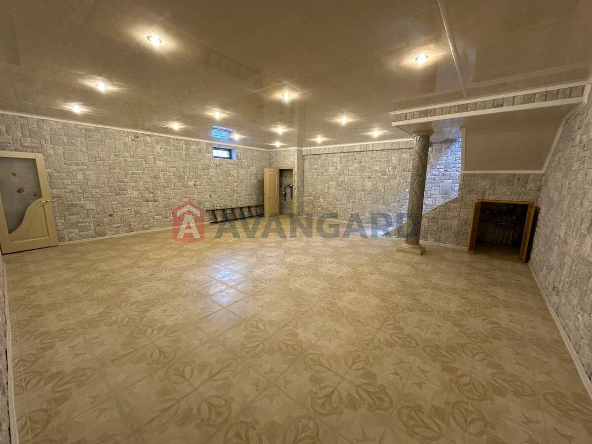 �������, 740 ��.�. ���� 12