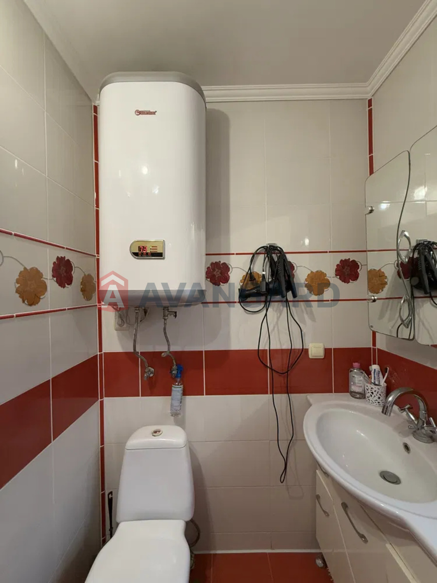 ������� �������, 42 ��.�. ���� 9