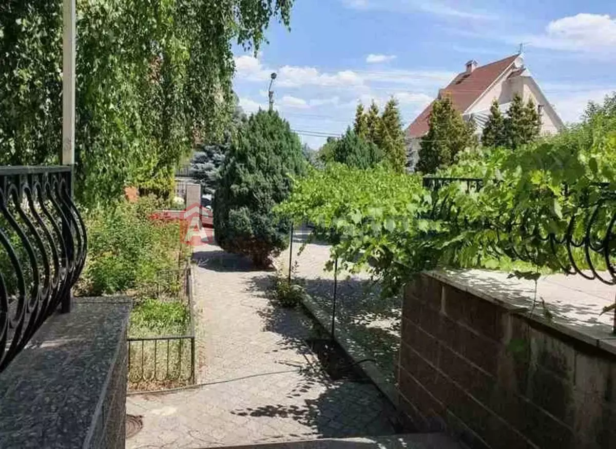 �������, 330 ��.�. ���� 3