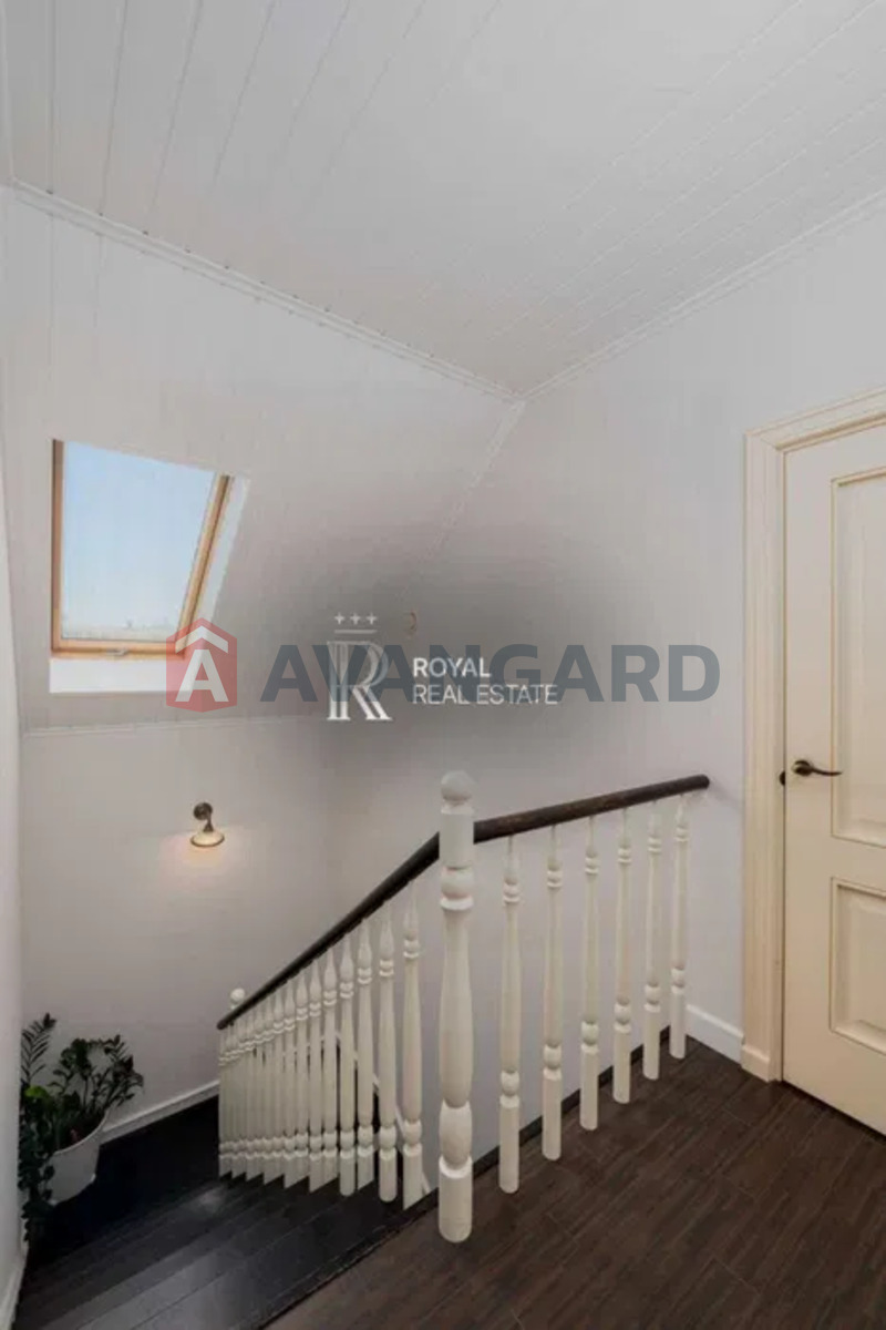 �������, 250 ��.�. ���� 8