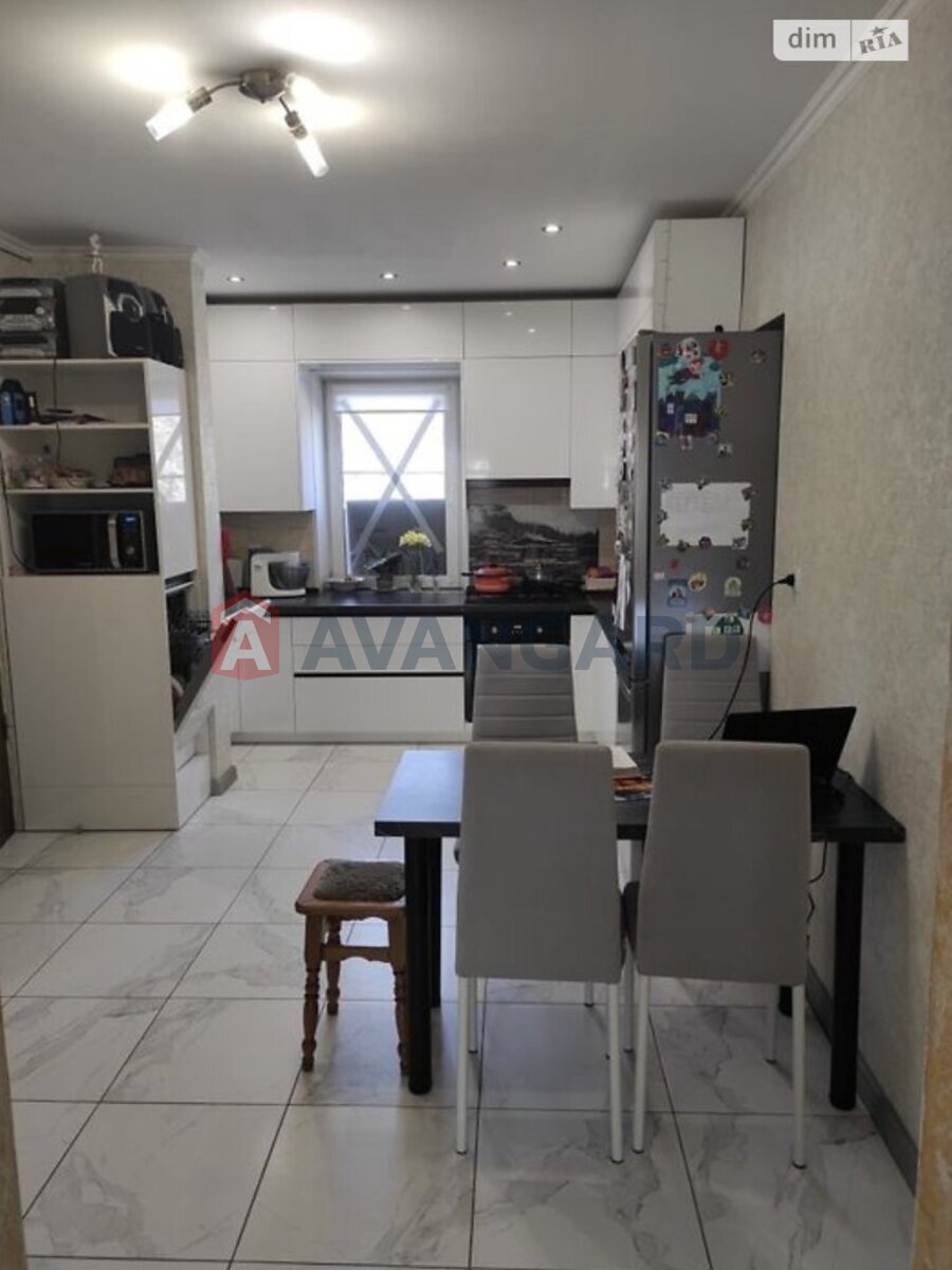 ���, 105 ��.�. ���� 1