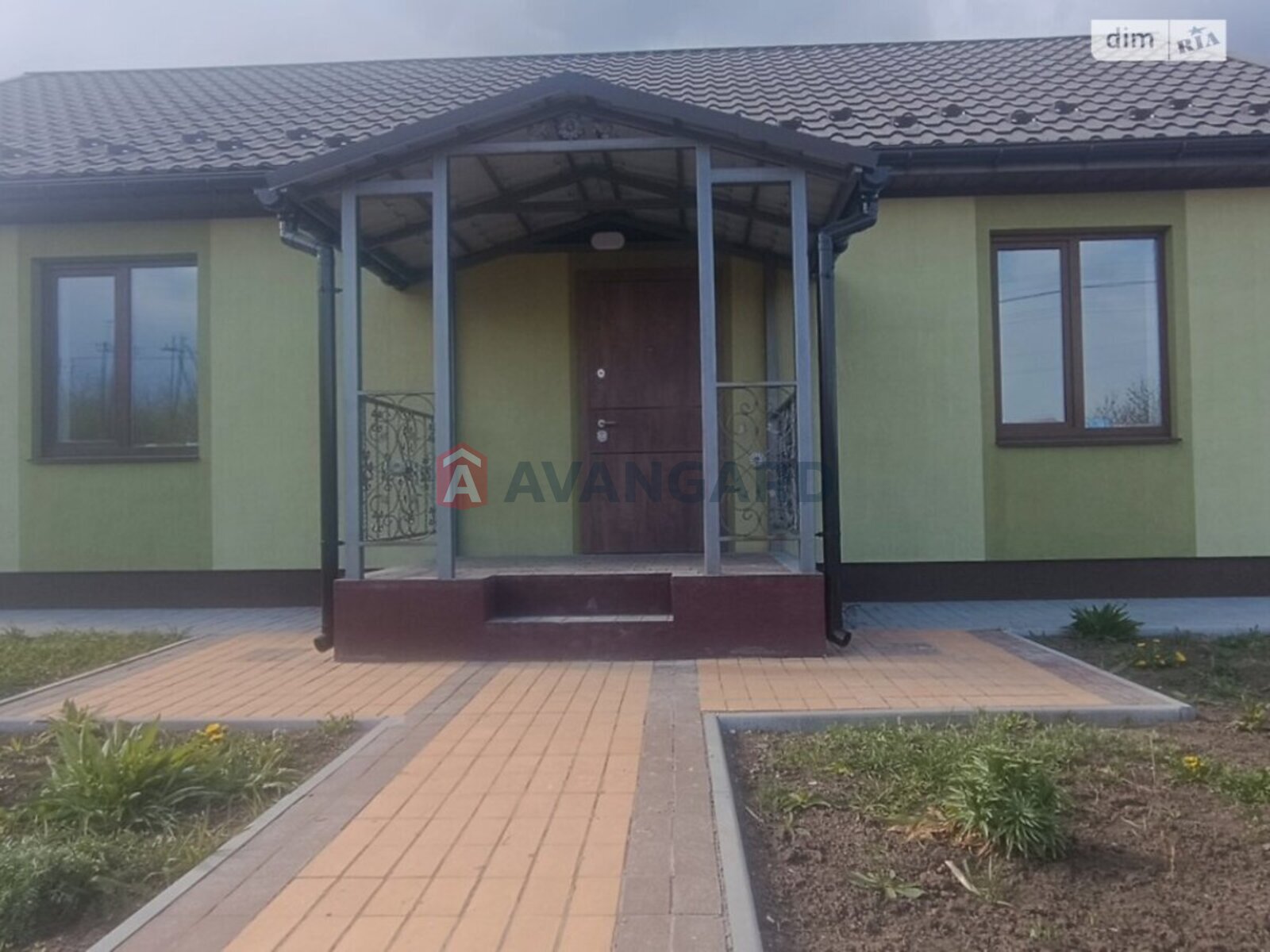 ���, 100 ��.�. ���� 23