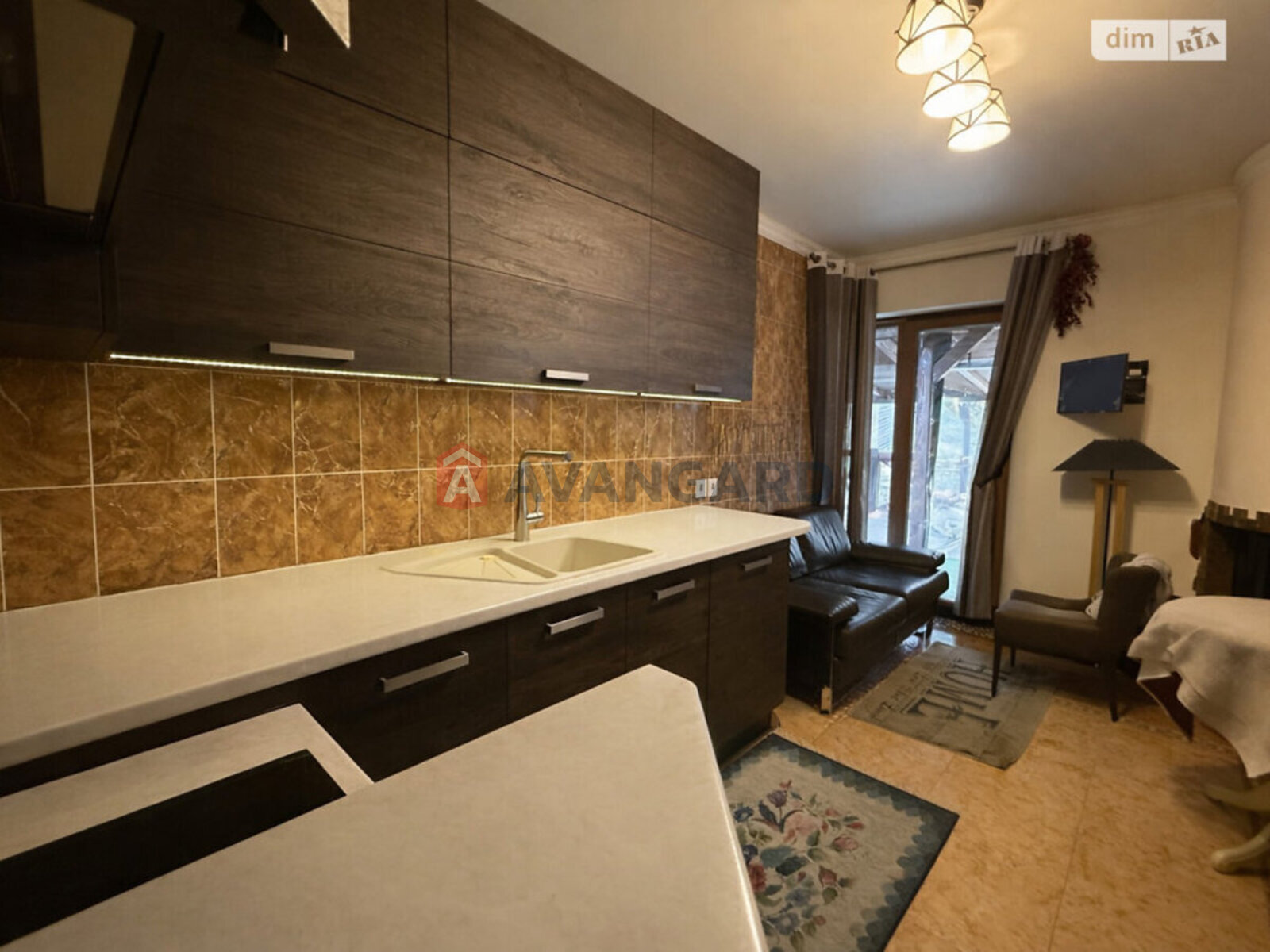 �������, 300 ��.�. ���� 21