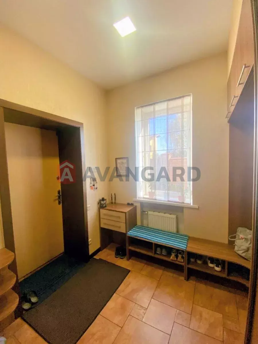 �������, 230 ��.�. ���� 6