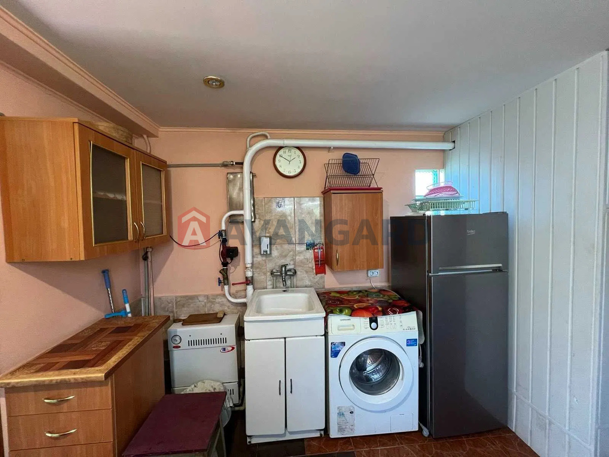 ������� �������, 43 ��.�. ���� 11