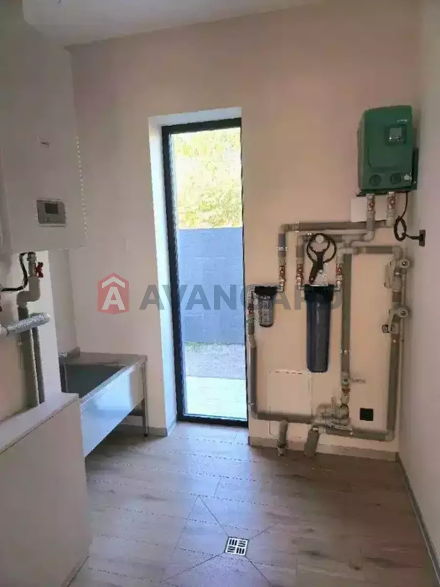 �������, 105 ��.�. ���� 20