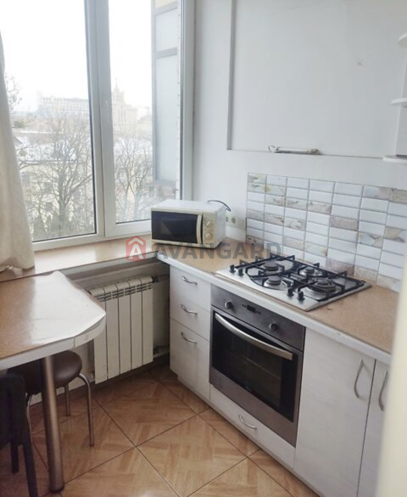 ���, 300 ��.�. ���� 14