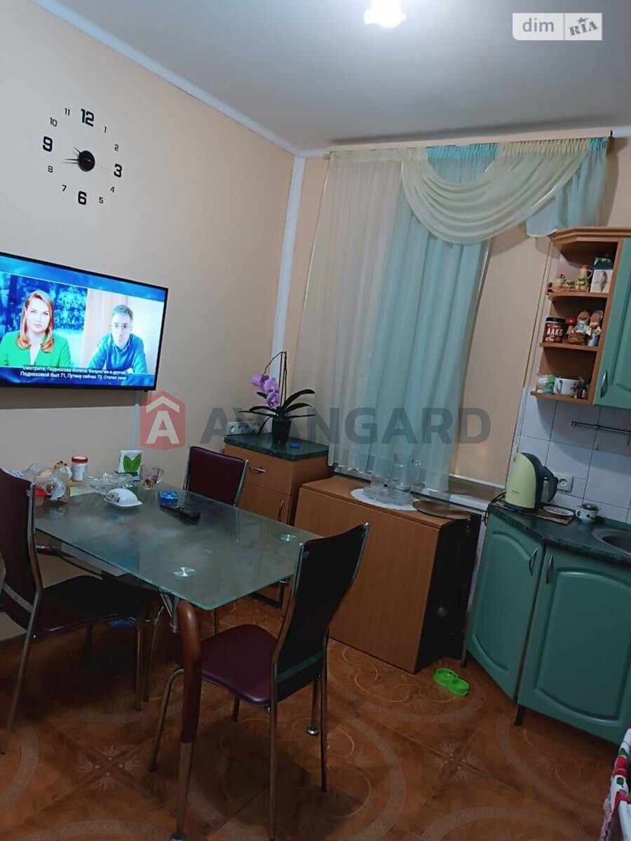 �������, 84 ��.�. ���� 10