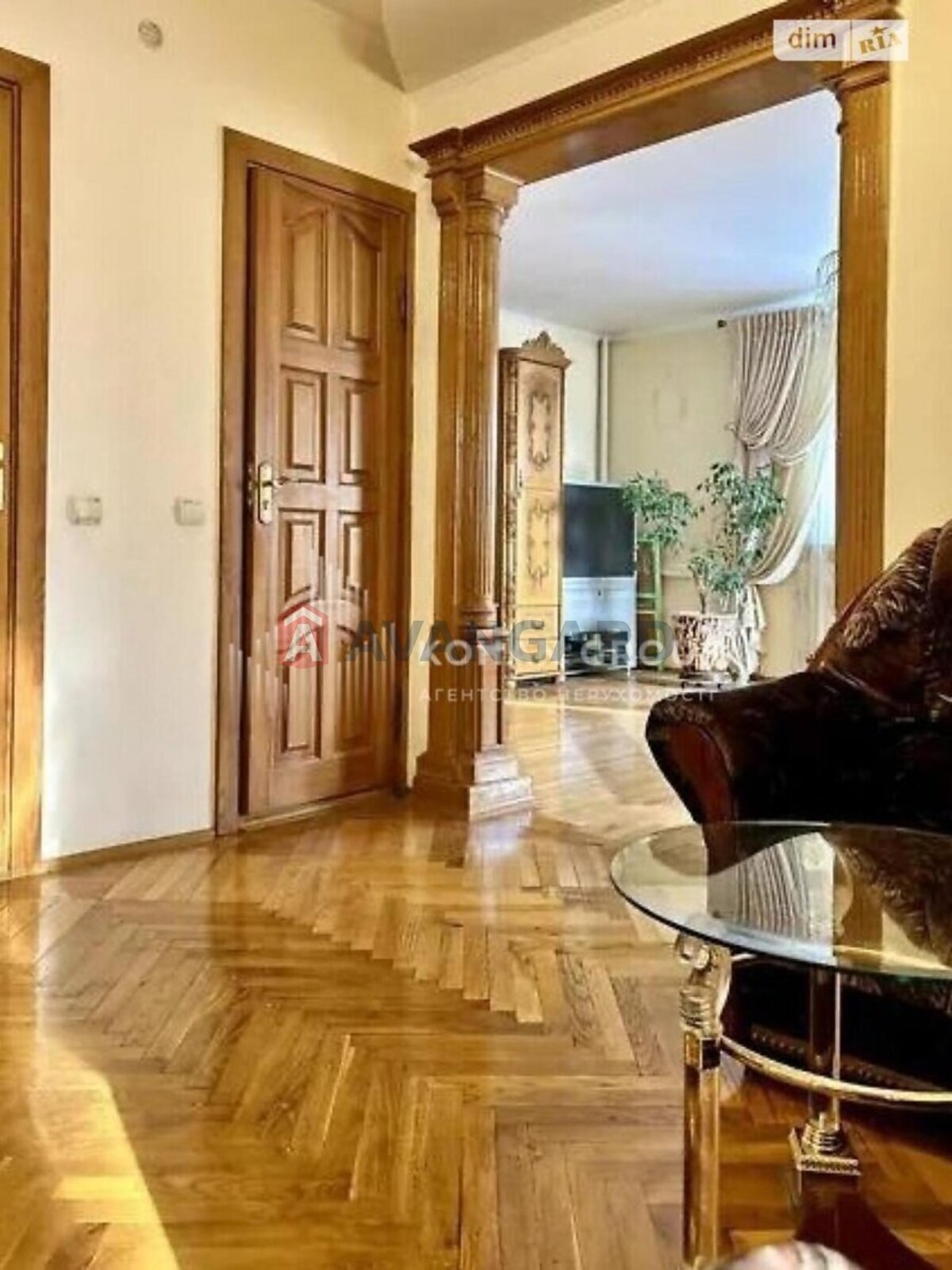 �������, 237 ��.�. ���� 12