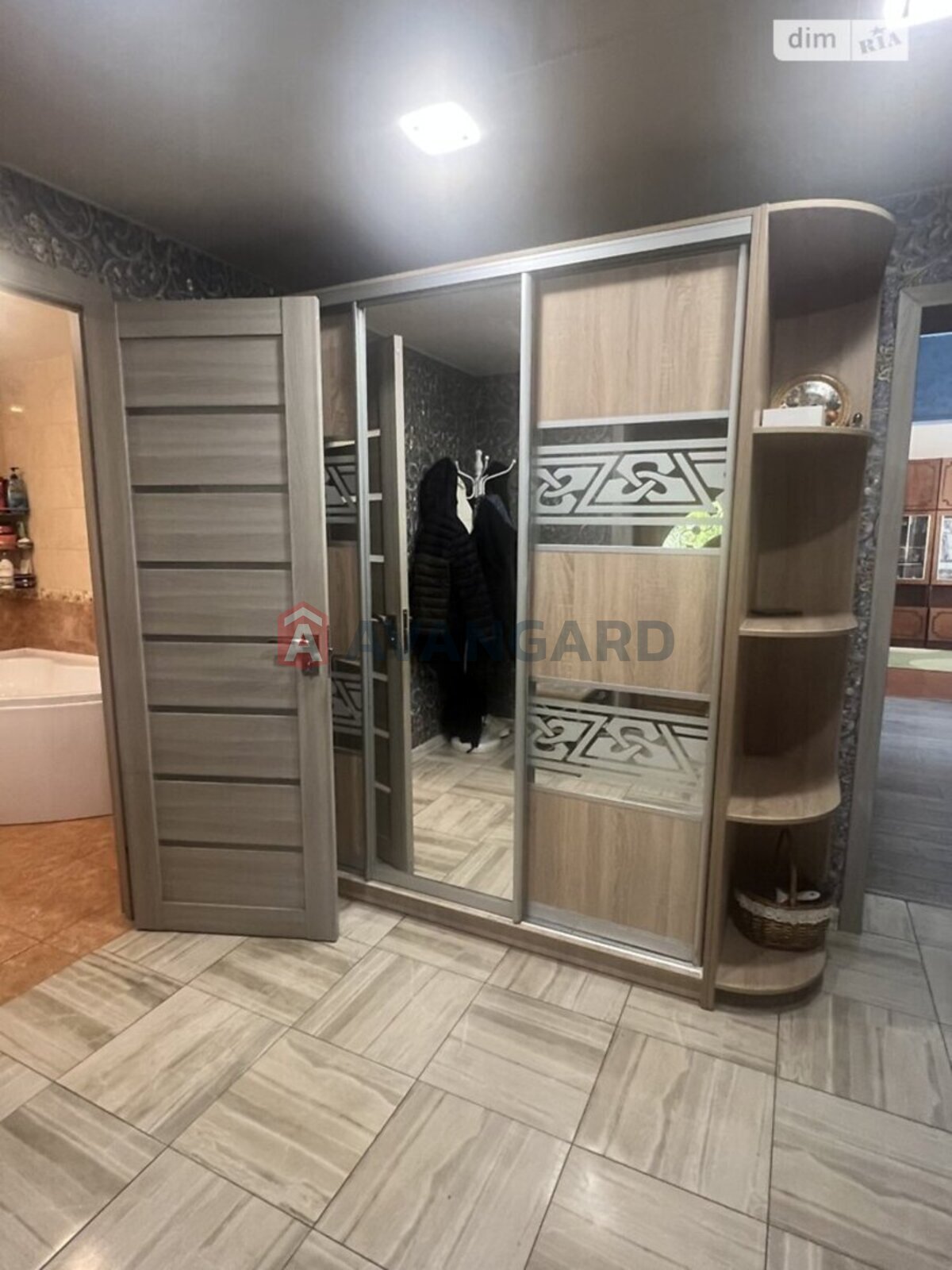 �������, 120 ��.�. ���� 11