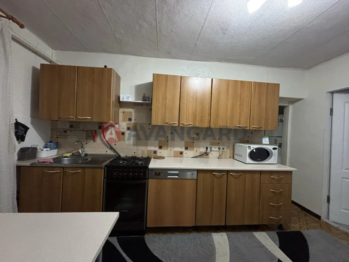 �������, 100 ��.�. ���� 16