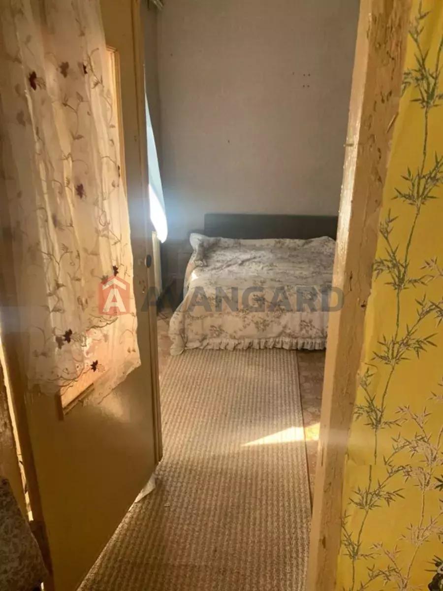 �������, 100 ��.�. ���� 8