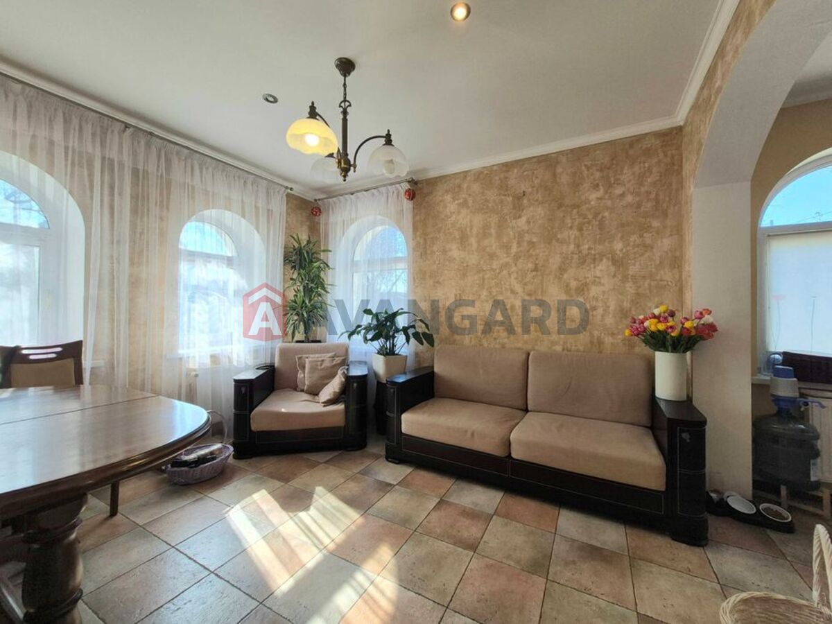 �������, 176 ��.�. ���� 4