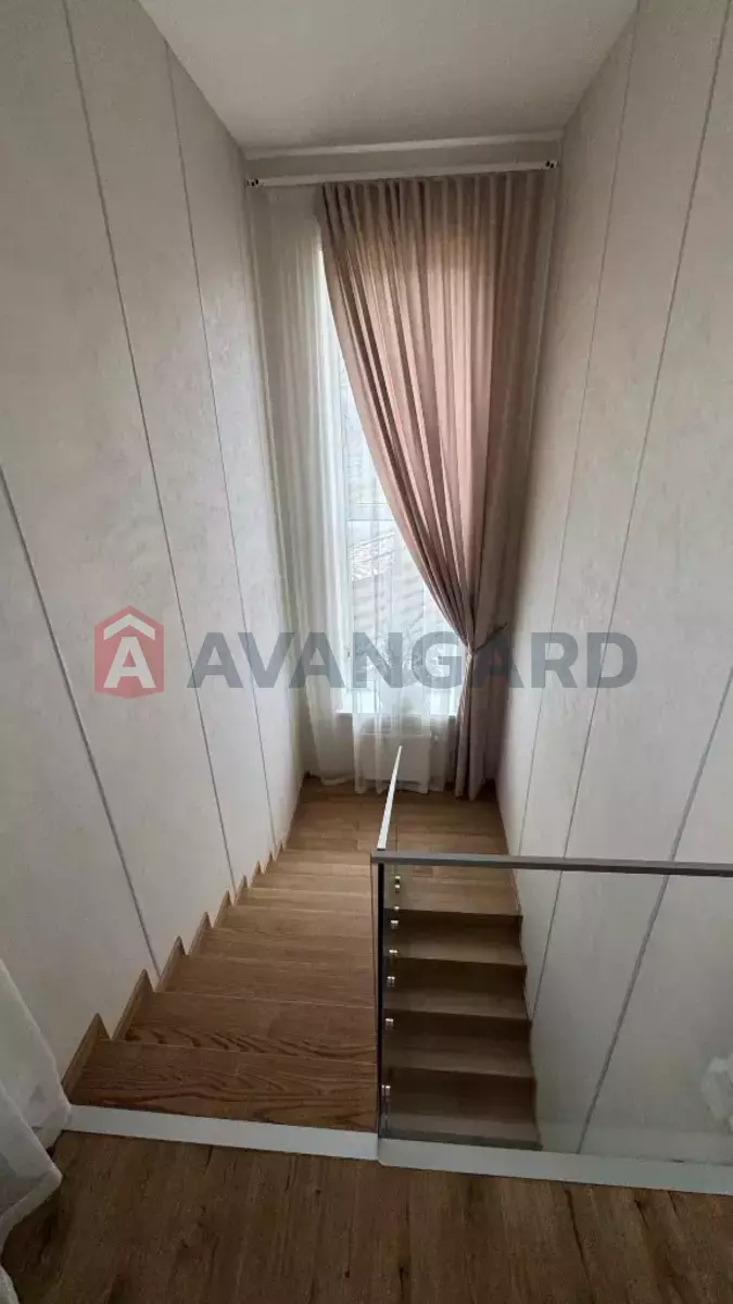 �������, 180 ��.�. ���� 27