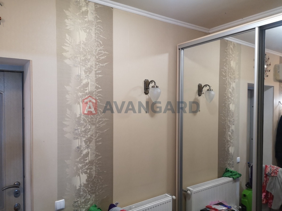 ������� �������, 100 ��.�. ���� 19