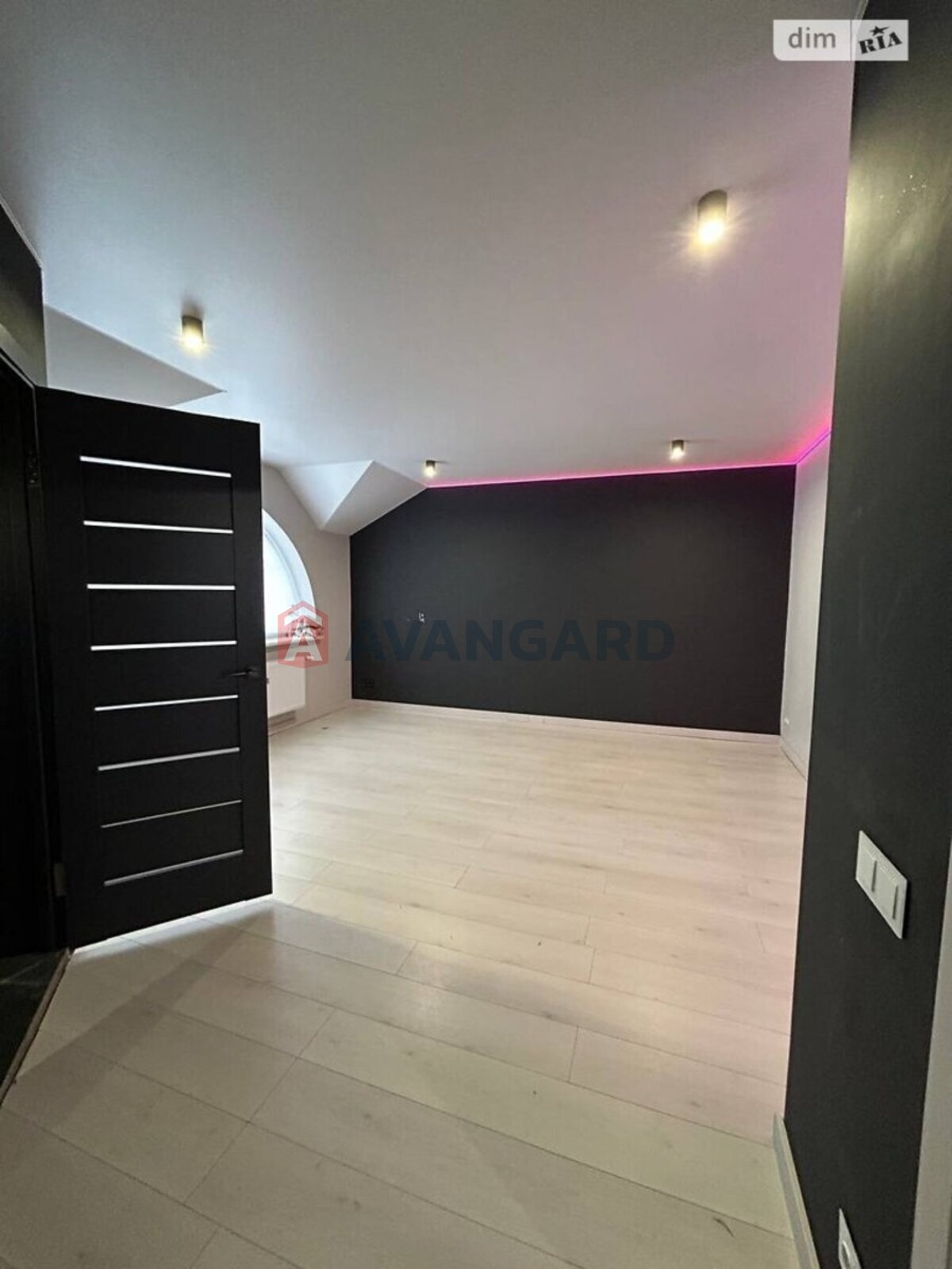 ������� �������, 206 ��.�. ���� 23