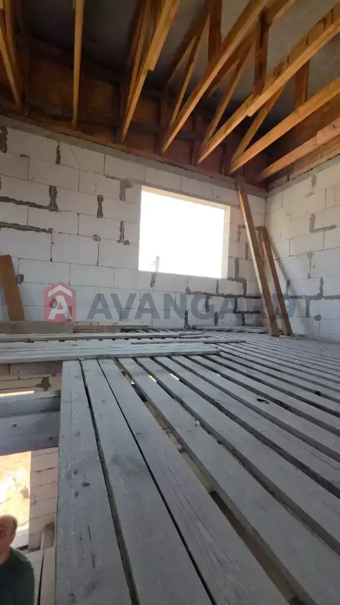 �������, 100 ��.�. ���� 9