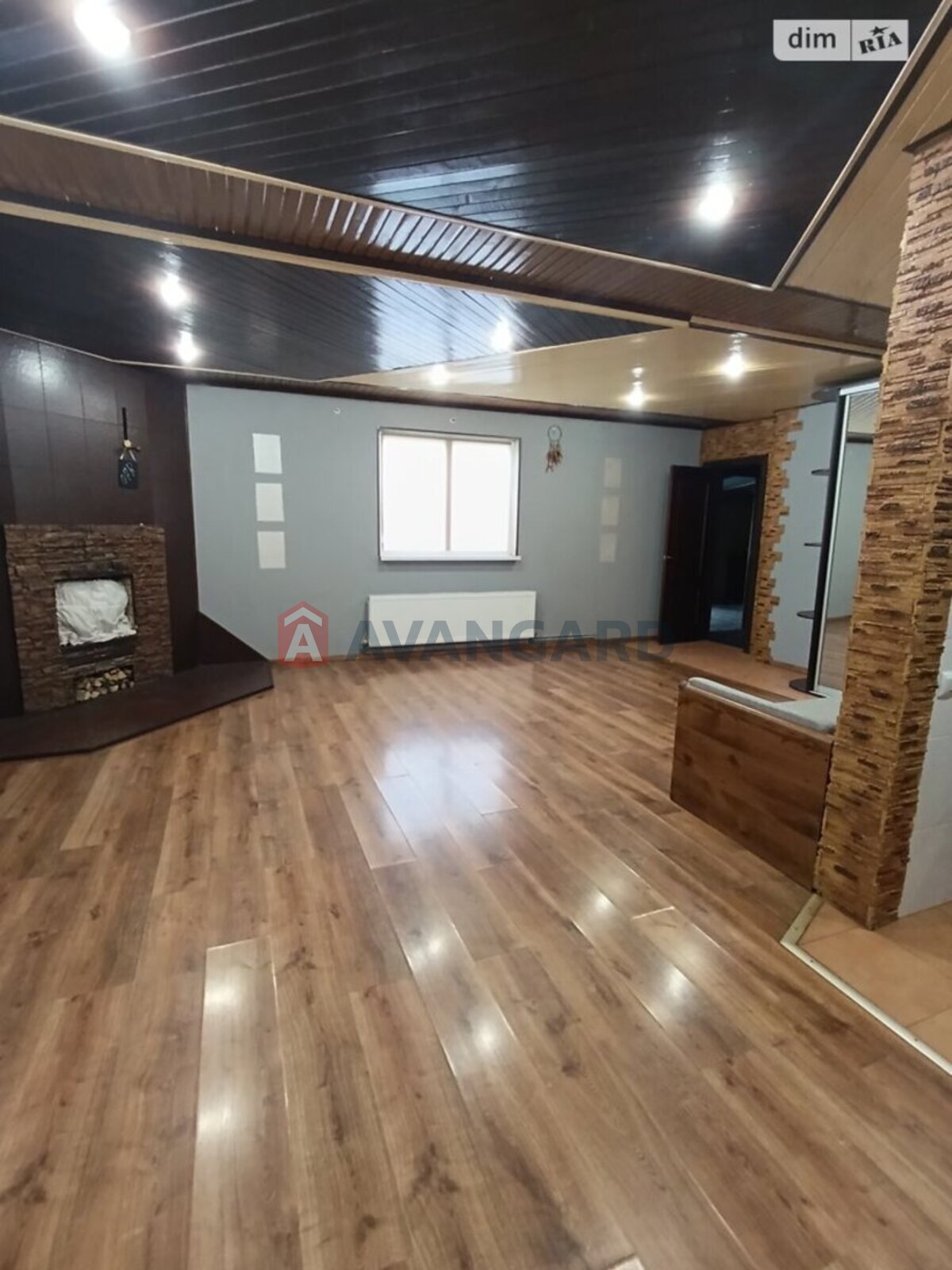 �������, 100 ��.�. ���� 24